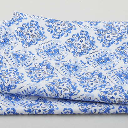 Taylor Favorites - Medallion White 2 Yard Cut