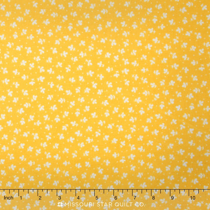 Church Ladies' Aprons - Leaves Yellow Yardage