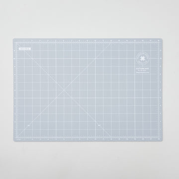 Missouri Star Self Healing Cutting Mat - 12" x 18" - Bridgette