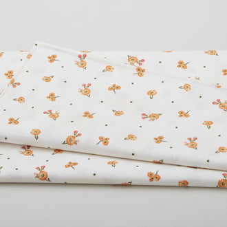 A Golden Life Favorites - Tiny Daisies Cream 2 Yard Cut