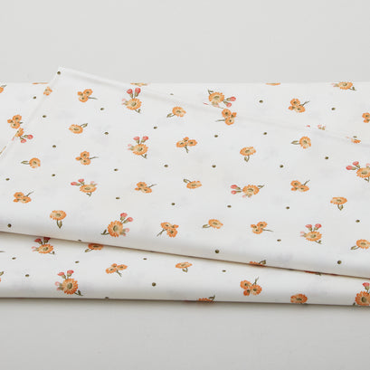 A Golden Life Favorites - Tiny Daisies Cream 2 Yard Cut