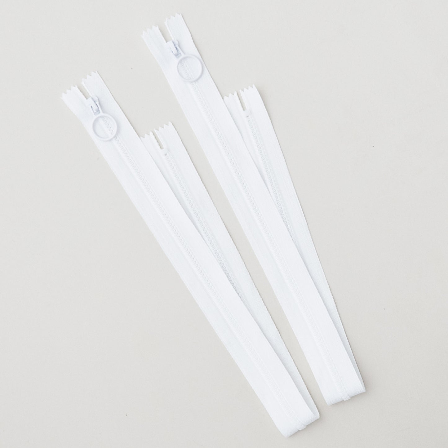 20" Hoop Pull Zipper - White - Two Pack Primary Image