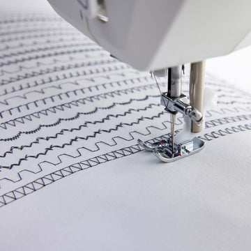 HUSQVARNA® VIKING® ONYX™ 15 Sewing Machine