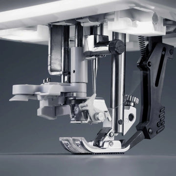 PFAFF® quilt expression™ 725 Sewing Machine