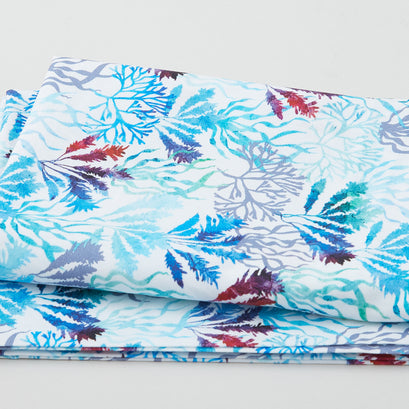 Fanciful Sea Life - Twirling Seaweed White 2 Yard Cut