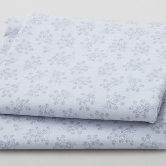 Bouquet Favorites - Bouquet Clusters Light Gray 3 Yard Cut