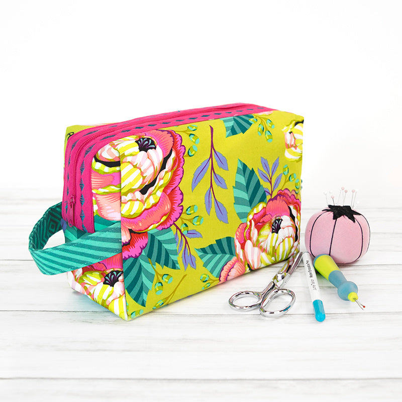 Grab 'N Go Tote Kit - Zippity-Do-Done™ Pink Primary Image