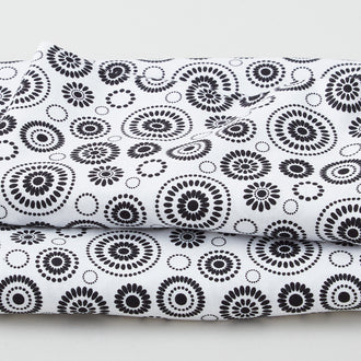 Illusion - Medallions White 3 Yard Cut