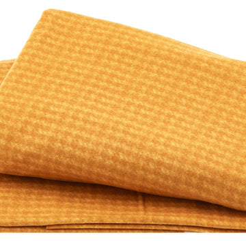 Bee Humble - Houndstooth Gold Flannel 2 Yard Cut Primary Image