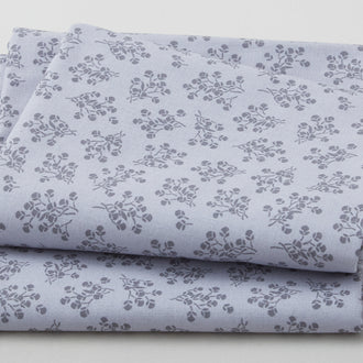 Bouquet Favorites - Bouquet Clusters Dark Gray 3 Yard Cut