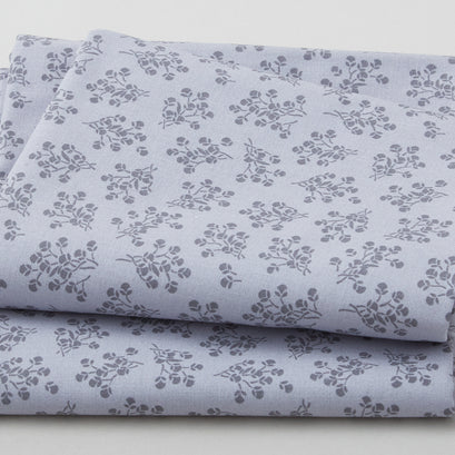Bouquet Favorites - Bouquet Clusters Dark Gray 3 Yard Cut
