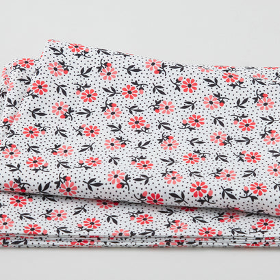 Kiss the Cook - Dancing Daisy Pearl 2 Yard Cut