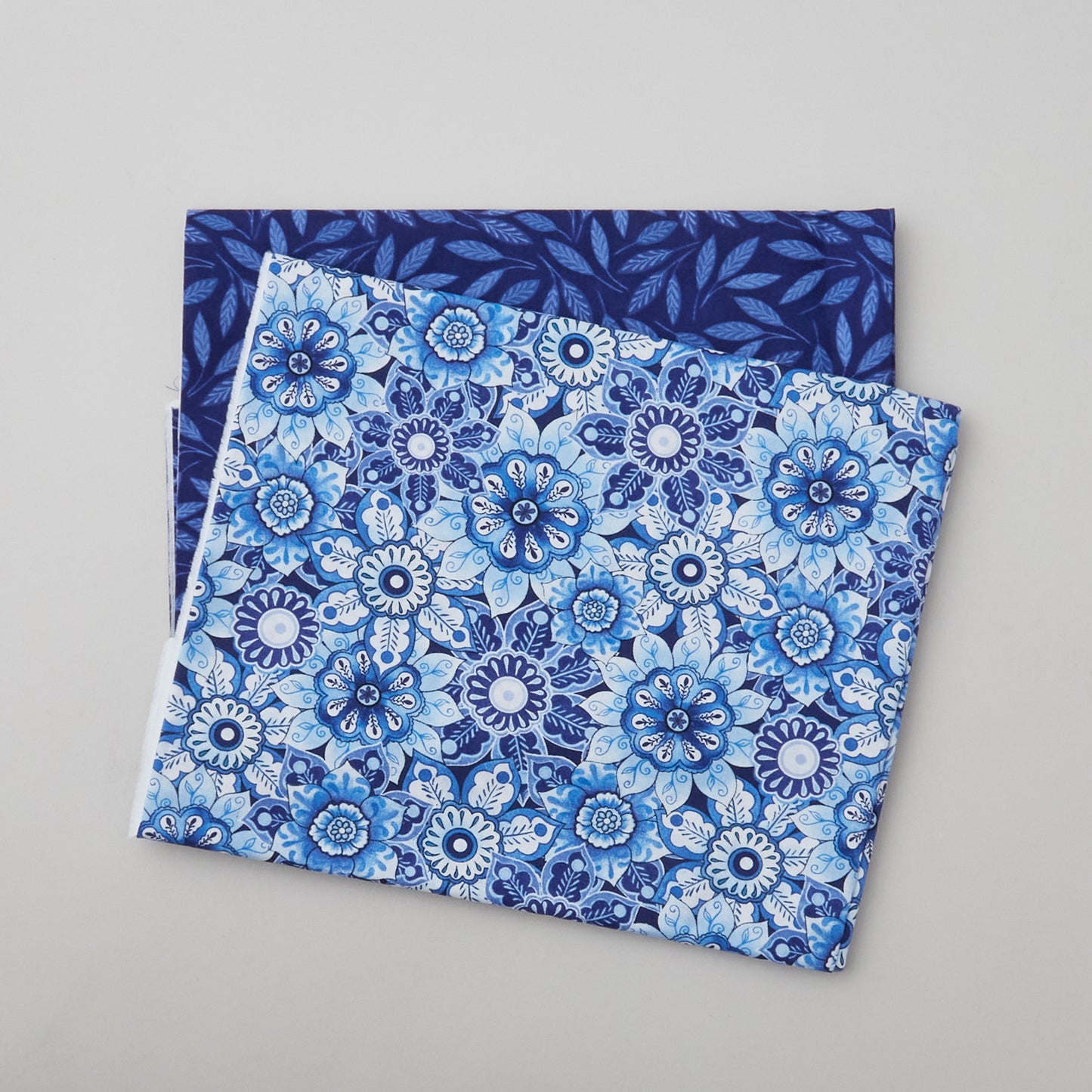 Blooming Blue Tote Bag Kit Alternative View #1