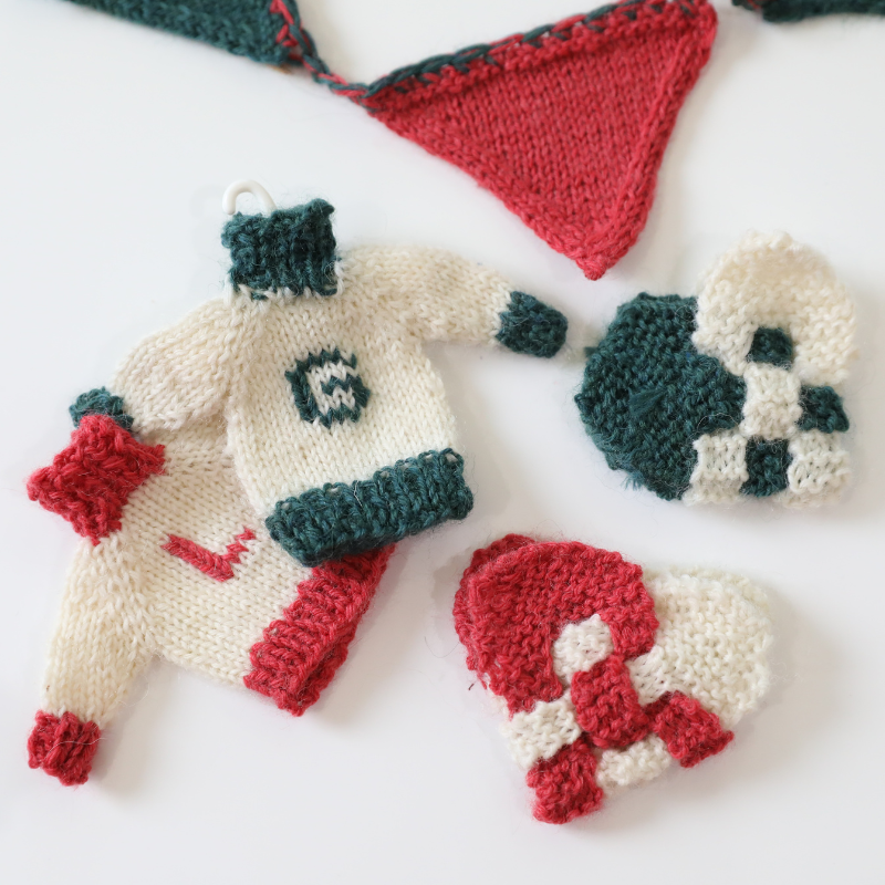 Holiday Mini Ornaments and Banner Printed Knitting Pattern Alternative View #5