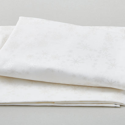 Star Sprinkle - Snow Crystals White Pearl 2 Yard Cut
