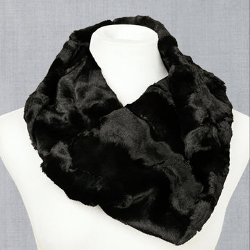 Cuddle® Infinity Scarf Kit - Hide Caviar Primary Image