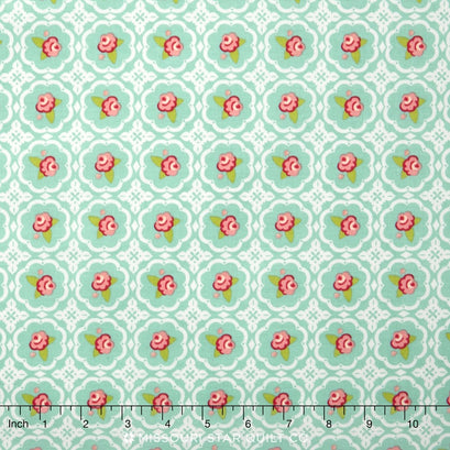 Hello Gorgeous - Gorgeous Rose Grid Mint Yardage