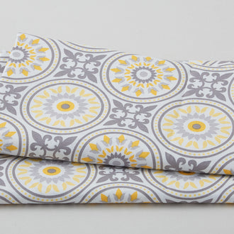 Medallions White 2 Yard Cut