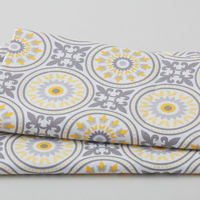 Medallions White 2 Yard Cut