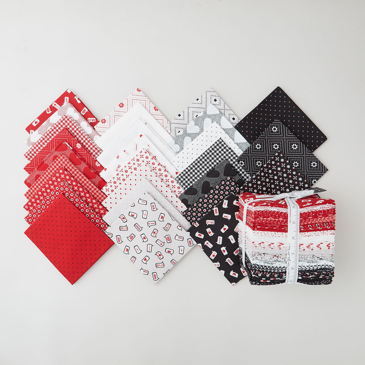 XOXO Fat Quarter Bundle Primary Image
